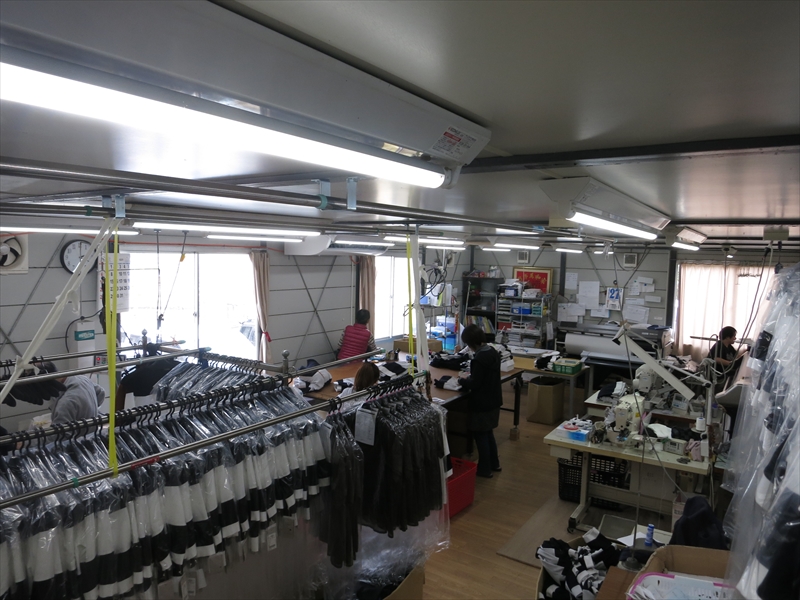 糸切り、検品・仕上げ場